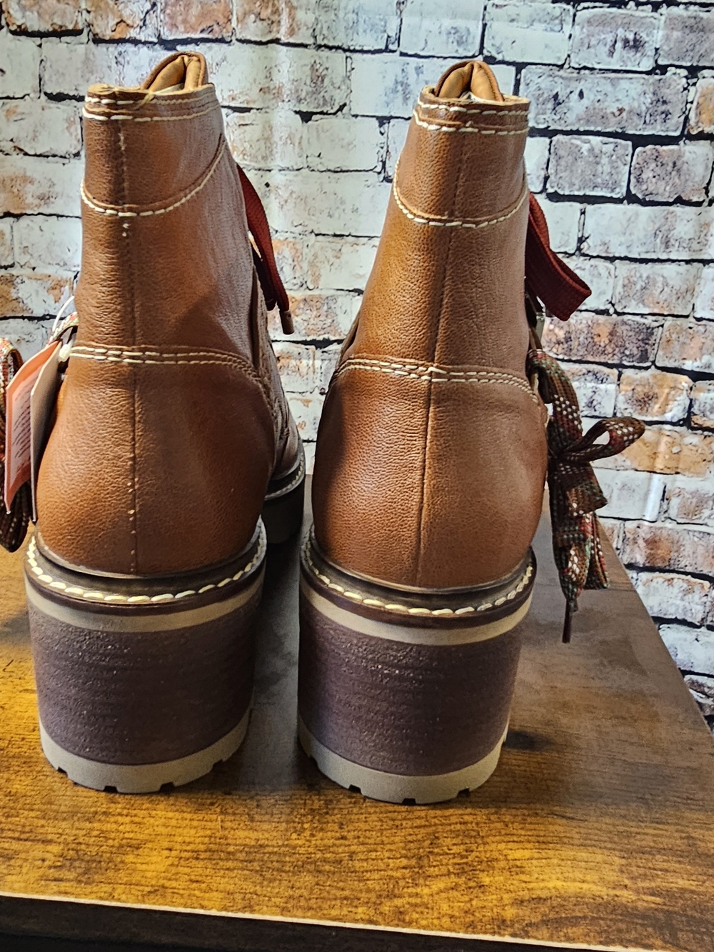 Free People Lug Sole Lace Up Combat Hiking Boots Cognac Brown Size 11 NIB - Picture 5 of 8
